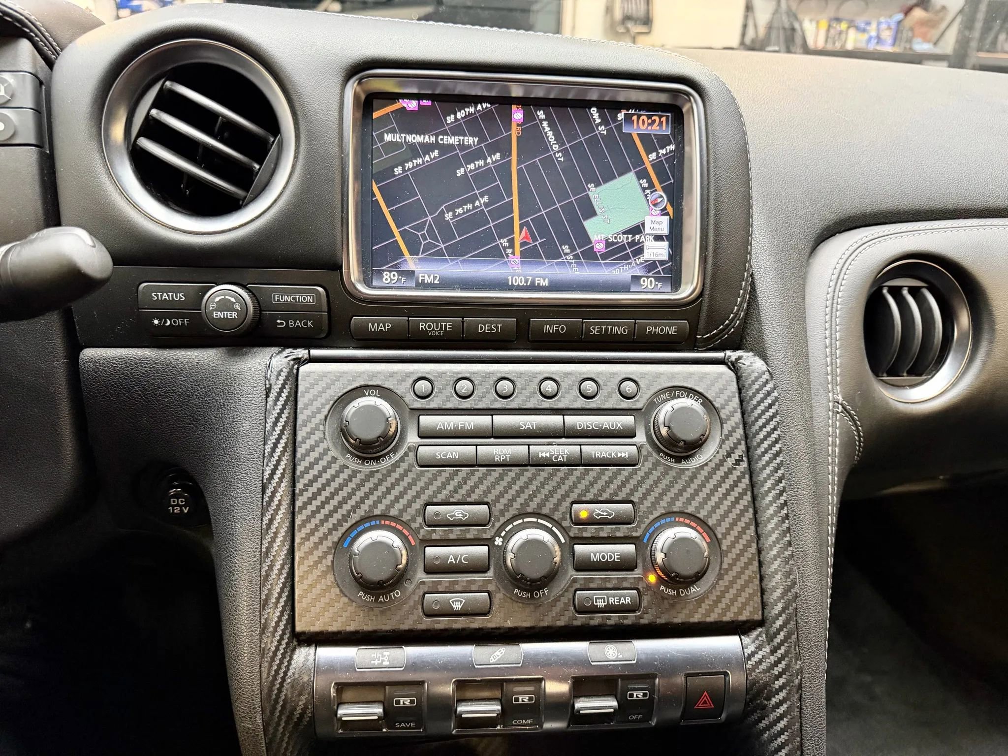 Used 2015 Nissan GT-R Premium image 14