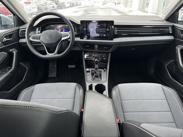 Certified 2025 Volkswagen Jetta SE image 26