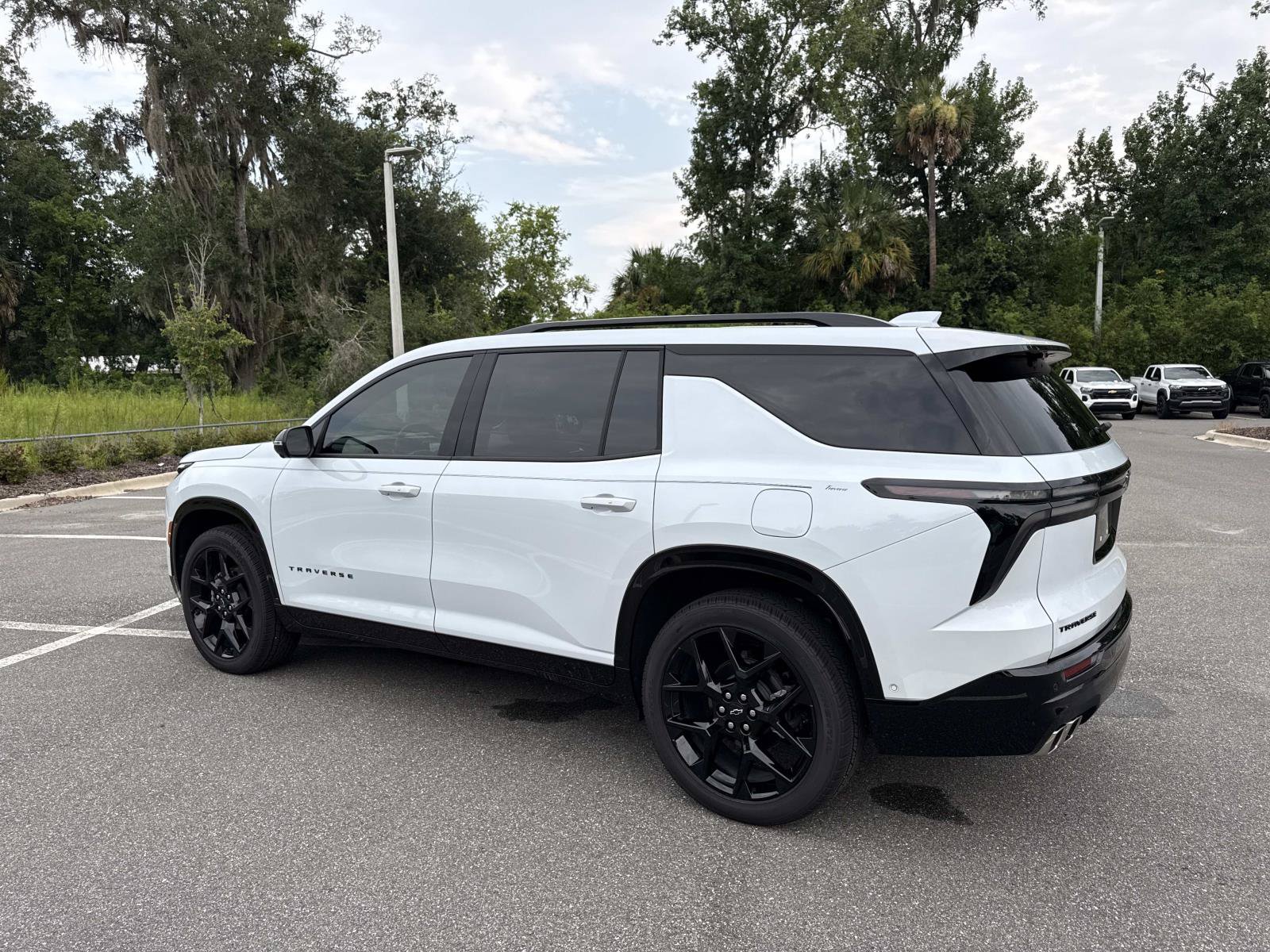 Used 2026 Chevrolet Traverse RS FWD image 5