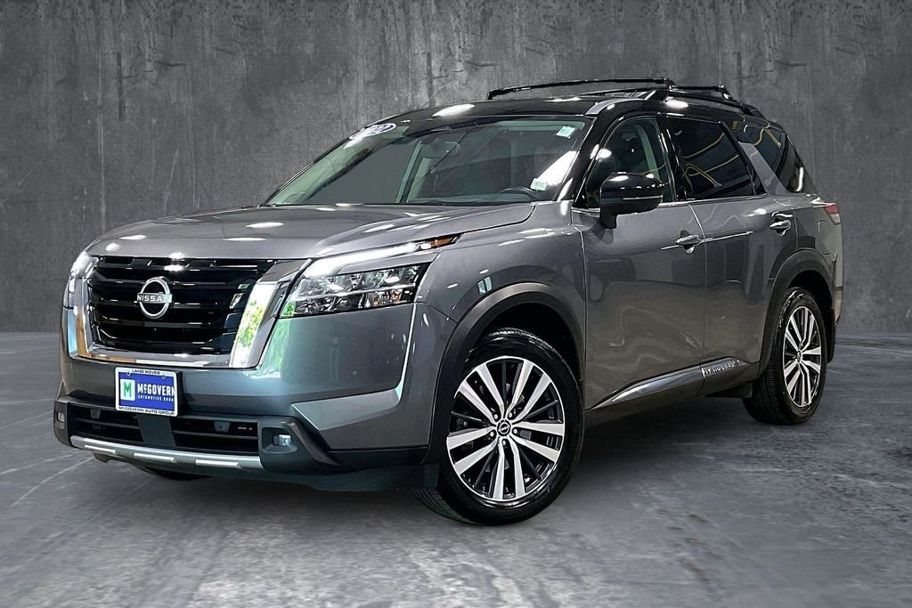 Used 2022 Nissan Pathfinder Platinum w/ Cargo Package AWD/4WD image 1