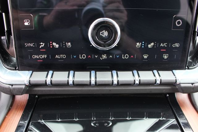 Used 2025 GMC Yukon Denali w/ Sun & Power Step Package image 31