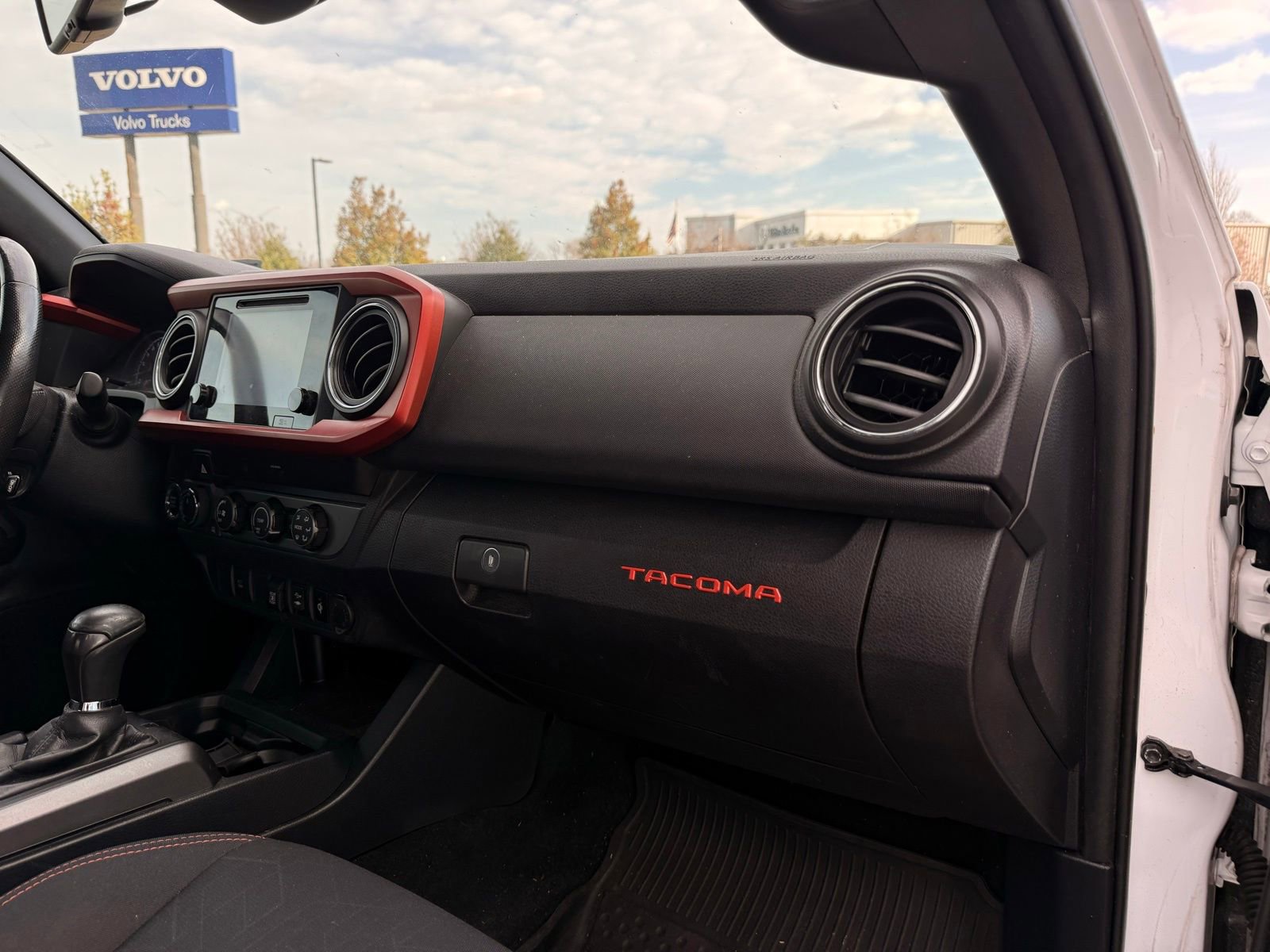 Used 2019 Toyota Tacoma TRD Off-Road image 31
