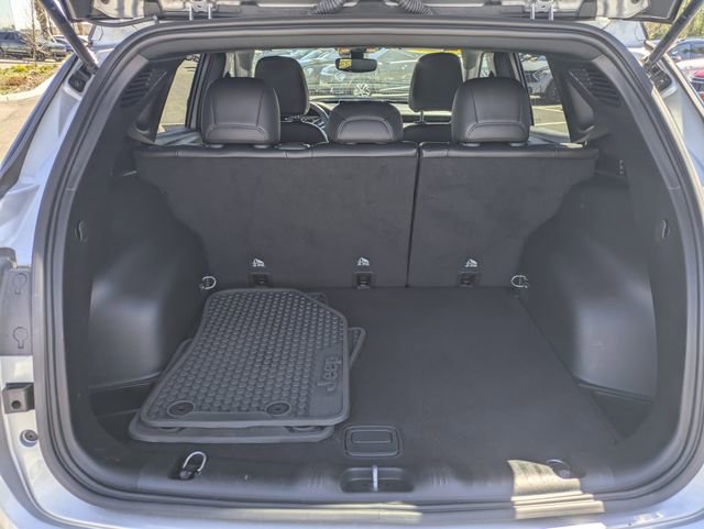 Used 2024 Jeep Compass Trailhawk AWD/4WD image 12