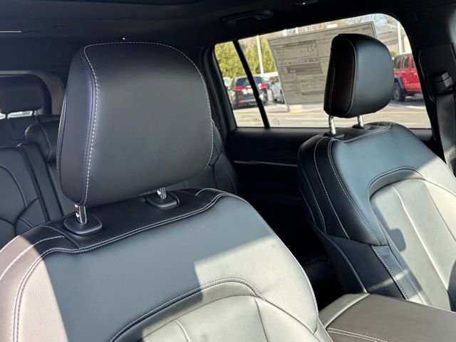 New 2025 Jeep Grand Cherokee L Limited image 32