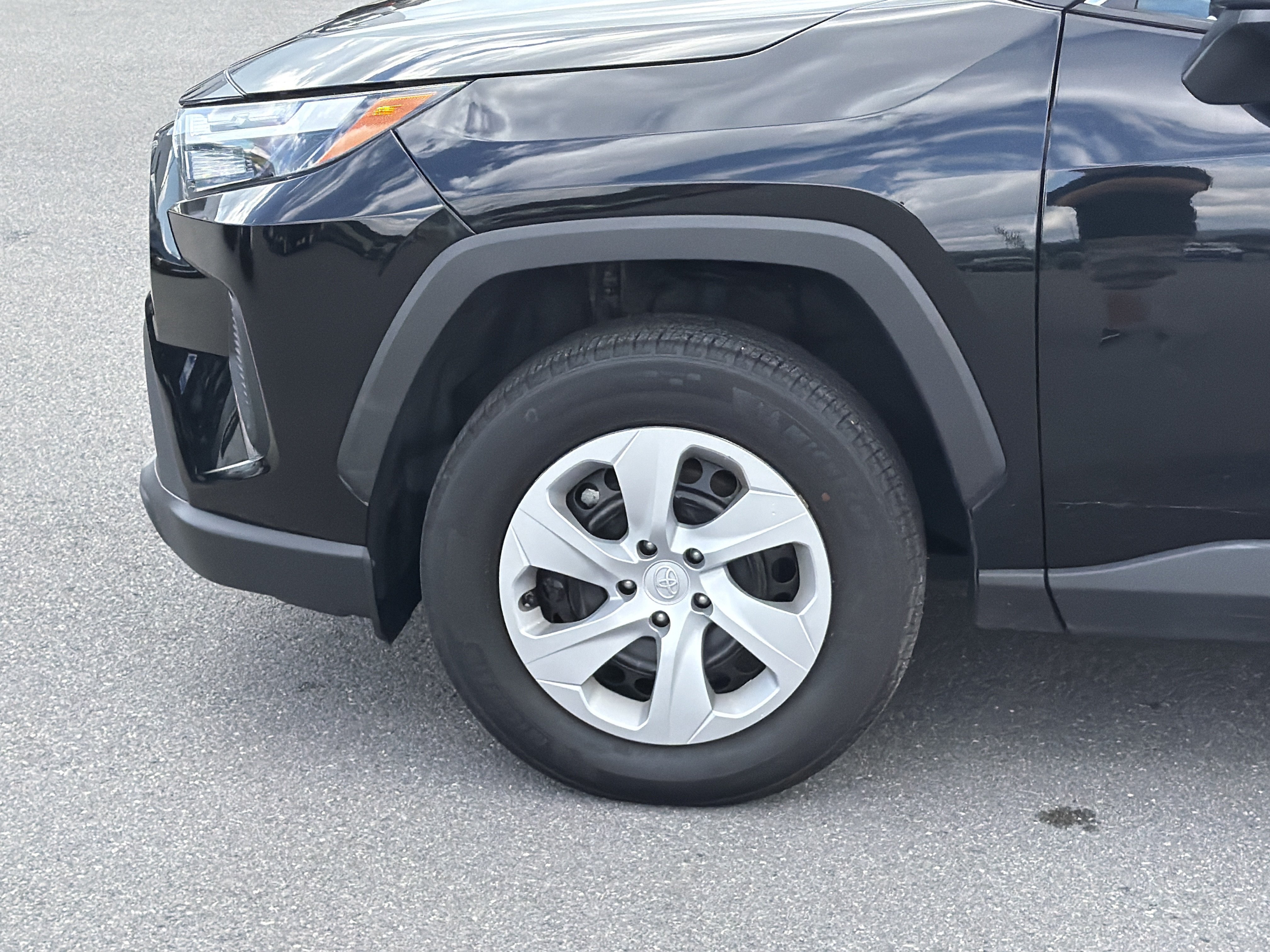 Used 2025 Toyota RAV4 LE FWD image 11
