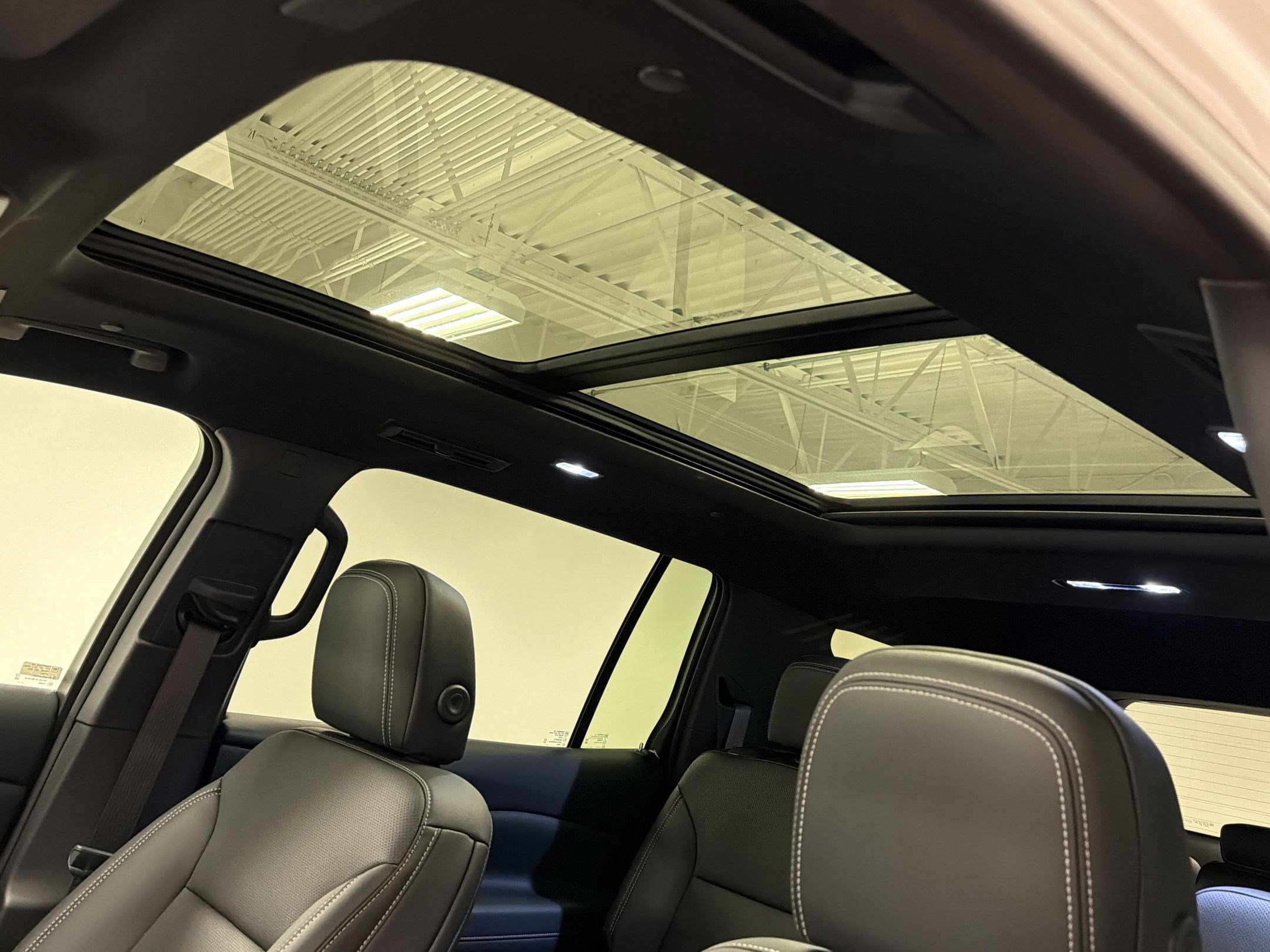 New 2026 Chevrolet Traverse LT w/ Sun and Wheel Package image 15