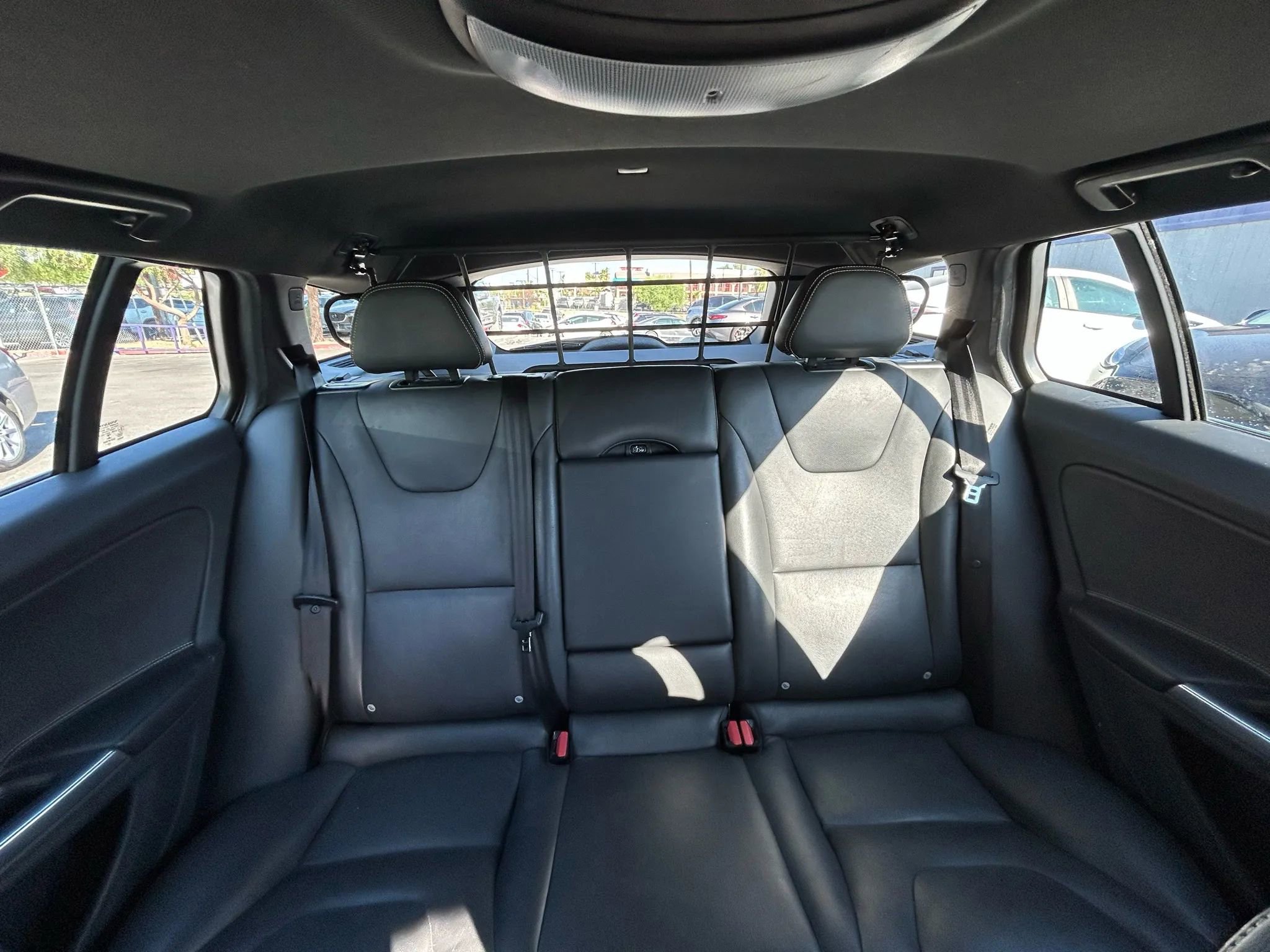 Used 2016 Volvo V60 T5 Platinum image 16