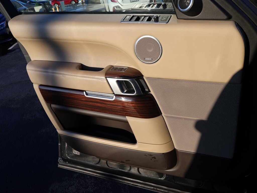 Used 2016 Land Rover Range Rover HSE image 36