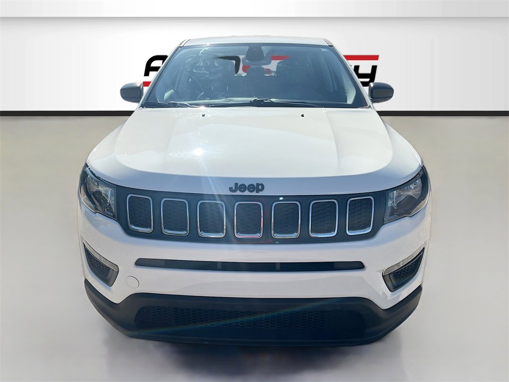 Used 2019 Jeep Compass Sport image 2