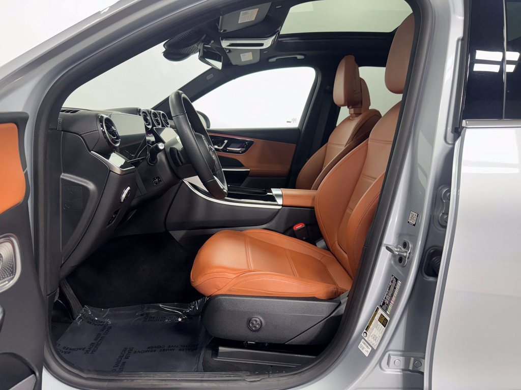 Used 2024 Mercedes-Benz GLC 300 4MATIC image 8