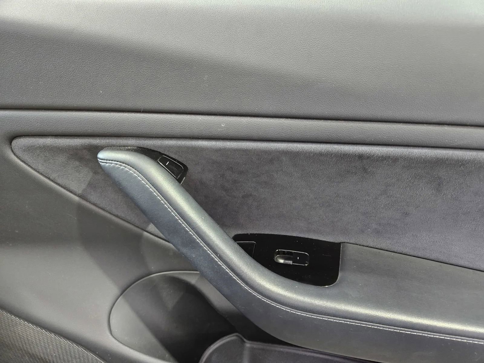 Used 2017 Tesla Model 3 Long Range RWD image 6