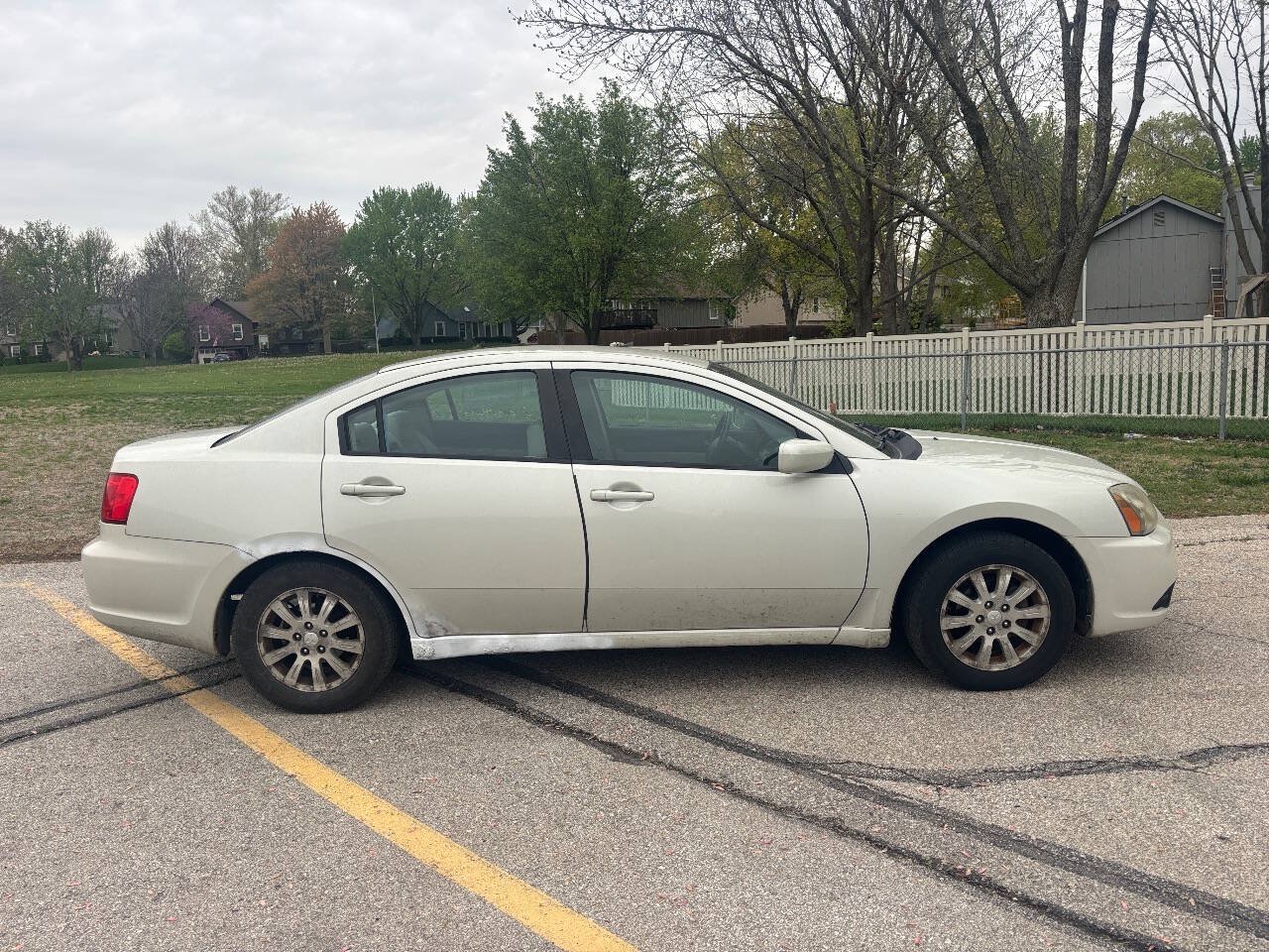 Used 2009 Mitsubishi Galant ES FWD image 9
