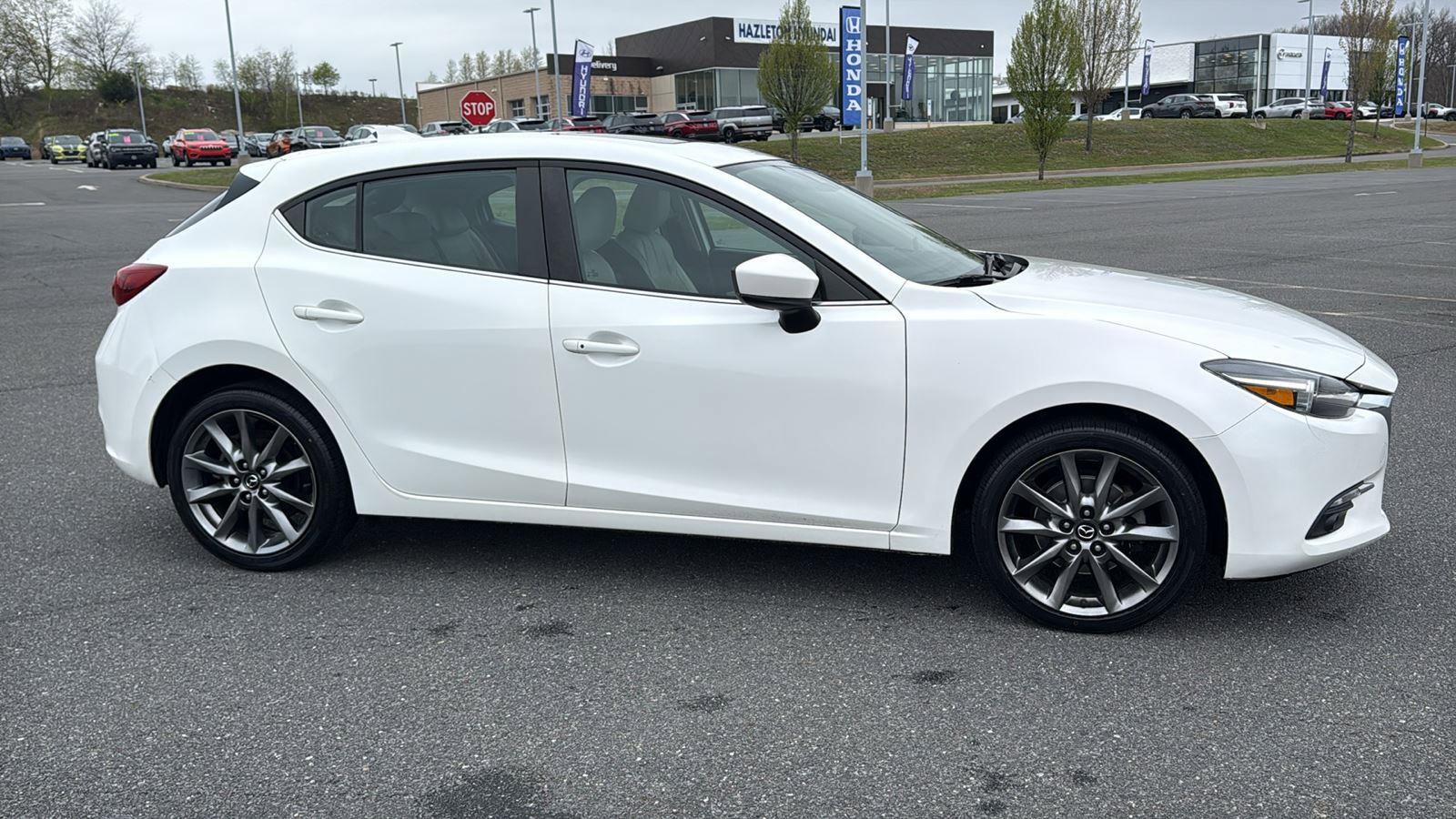 Used 2018 MAZDA MAZDA3 Grand Touring FWD image 3