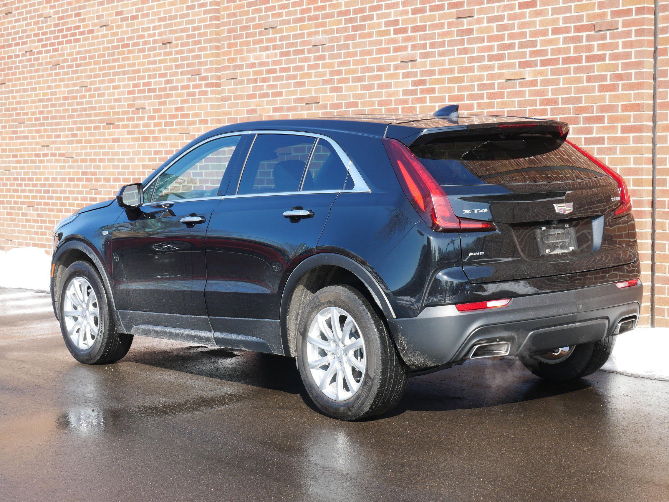 Certified 2022 Cadillac XT4 Luxury image 3