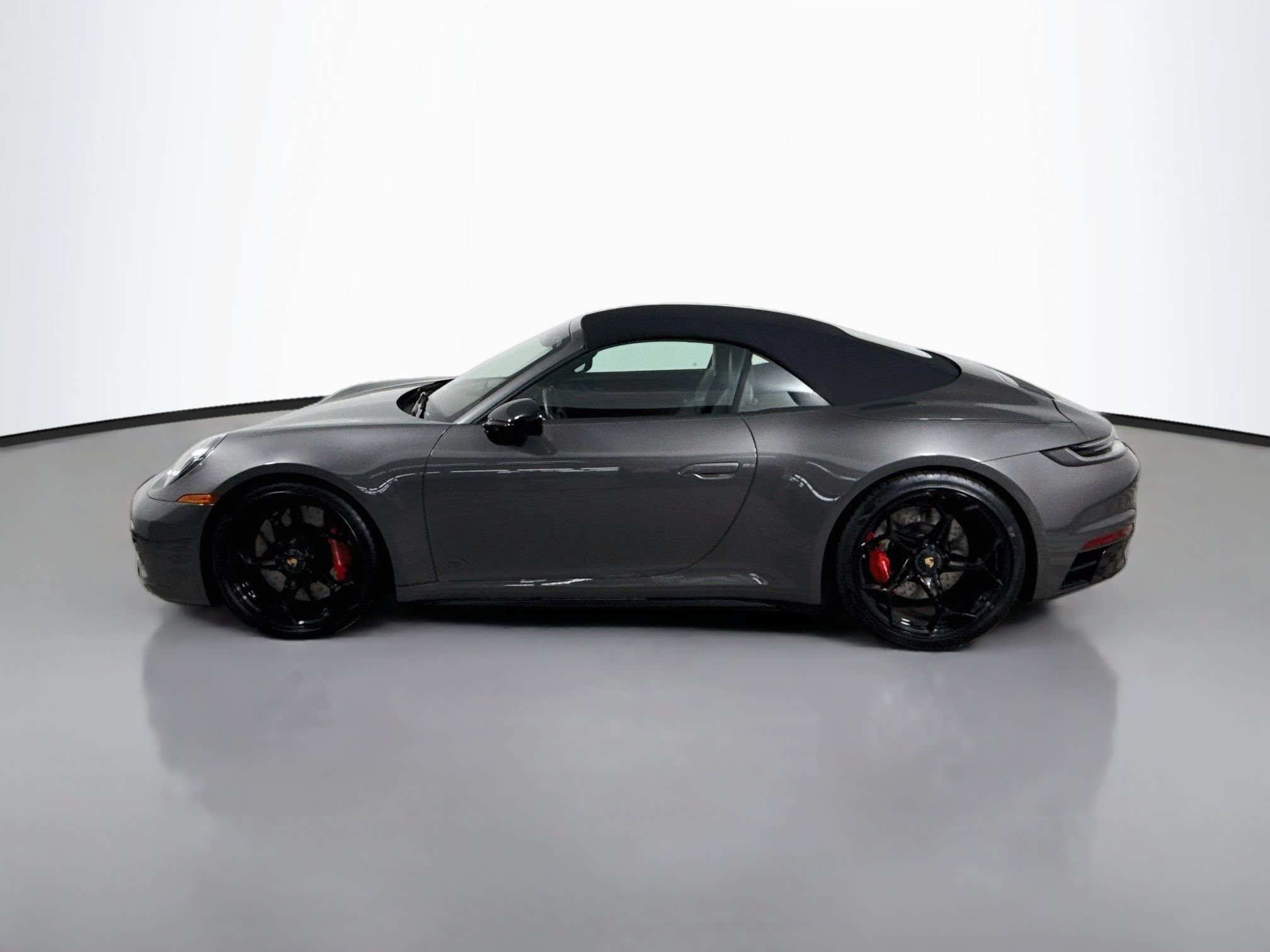 Certified 2024 Porsche 911 Carrera GTS RWD image 2