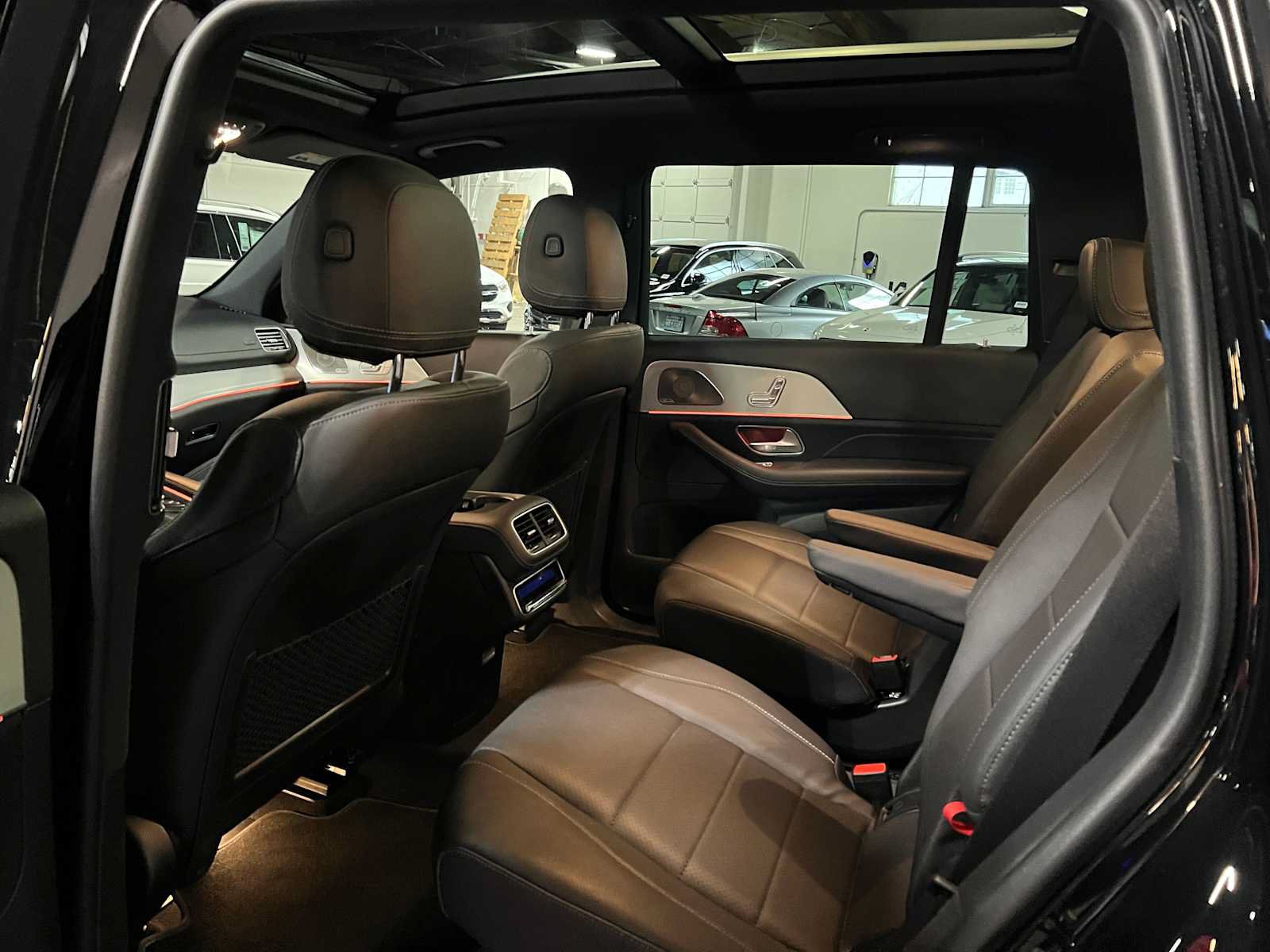 Used 2025 Mercedes-Benz GLS 450 4MATIC image 19
