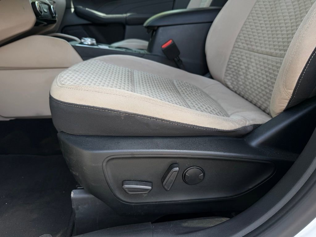 Used 2022 Ford Escape SE FWD image 13