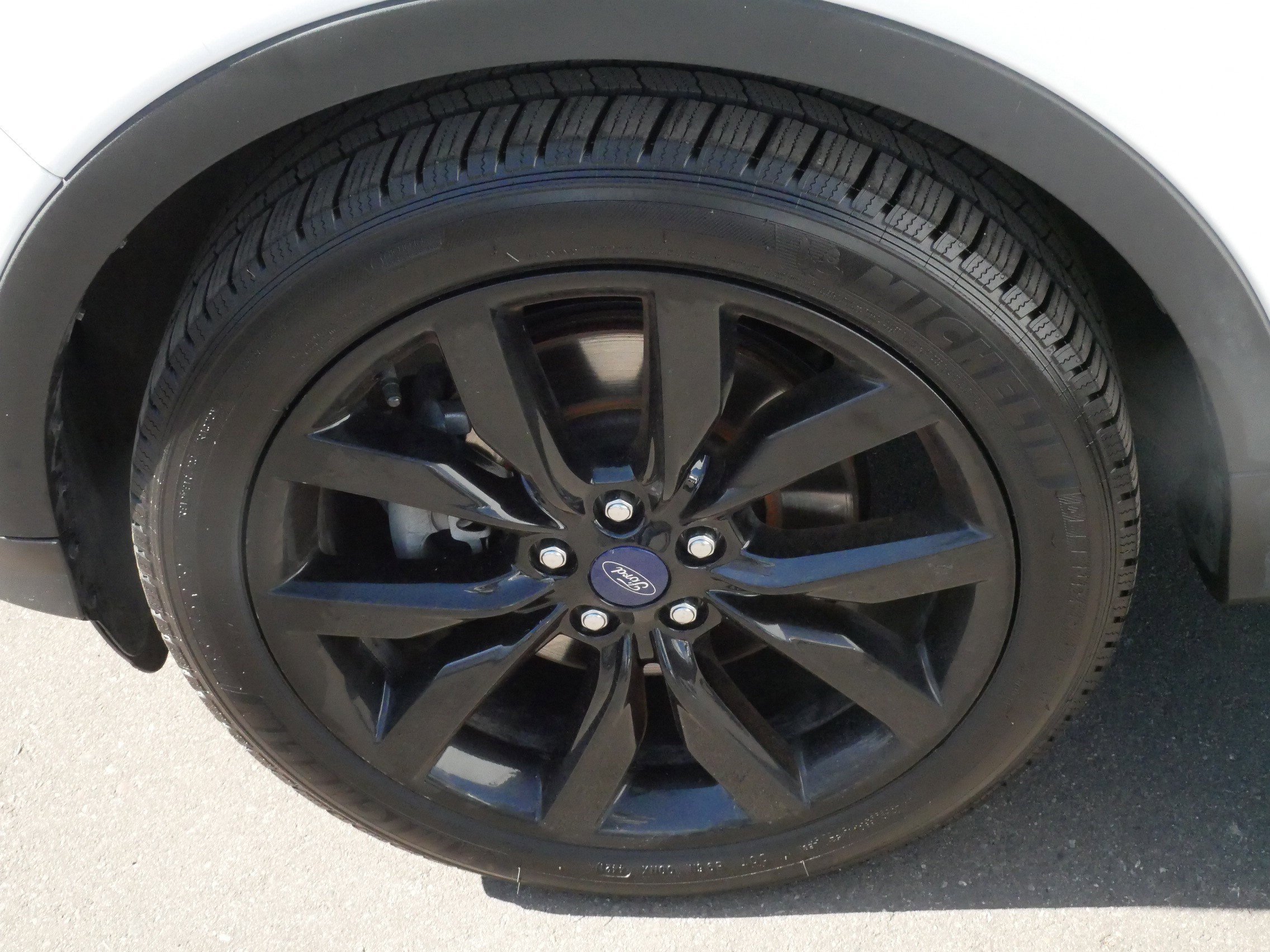 Used 2018 Ford Escape SE w/ SE Sport Appearance Package image 15