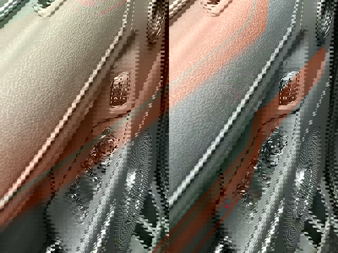 Certified 2024 Ford Expedition Limited image 11