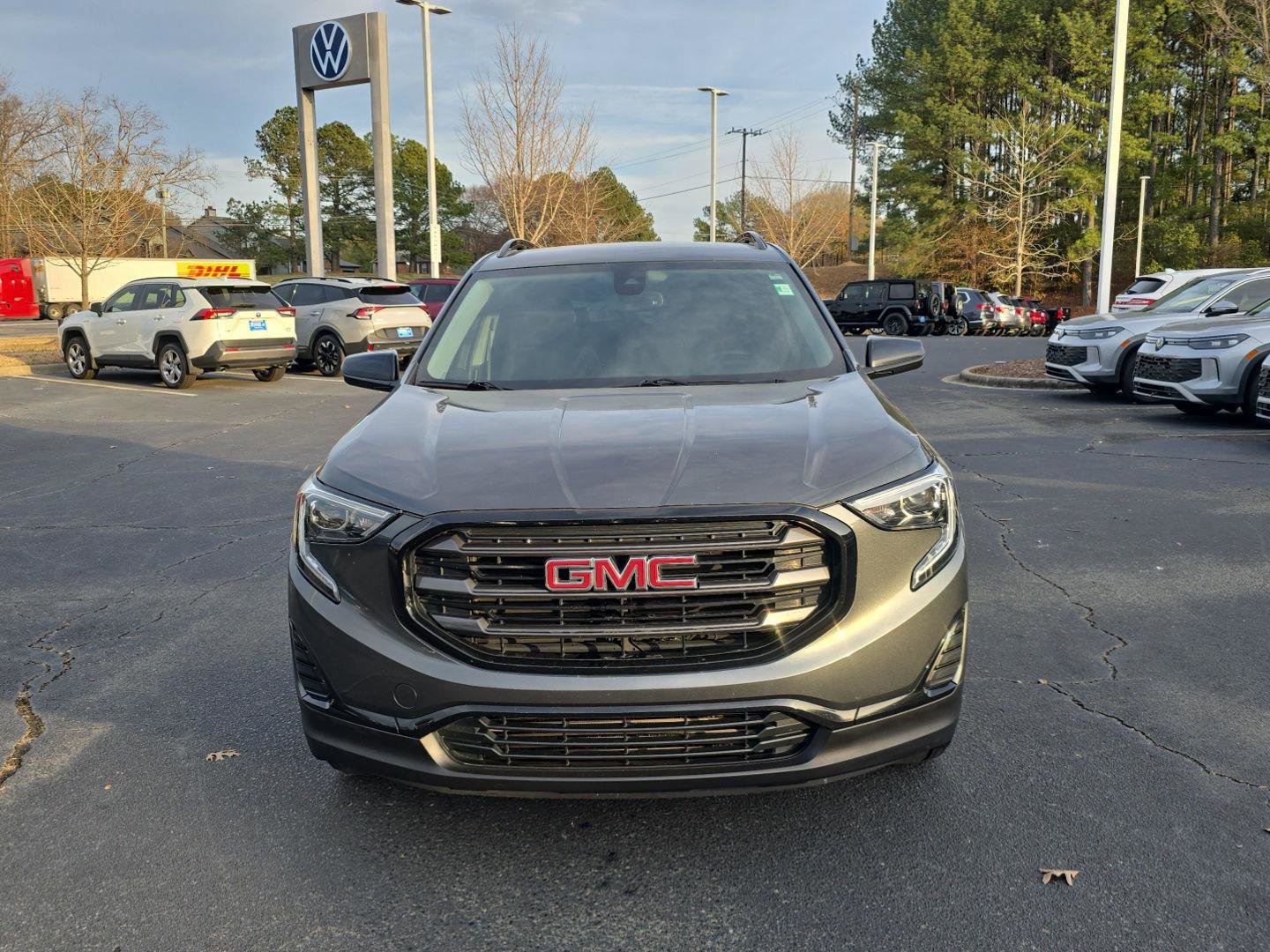 Used 2020 GMC Terrain SLE w/ Driver Convenience Package image 2