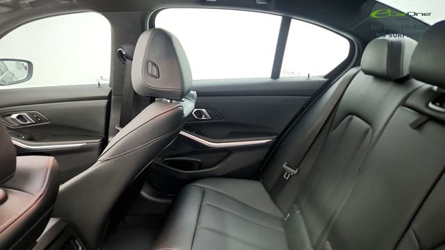 Used 2025 BMW 330i xDrive Sedan AWD/4WD image 29