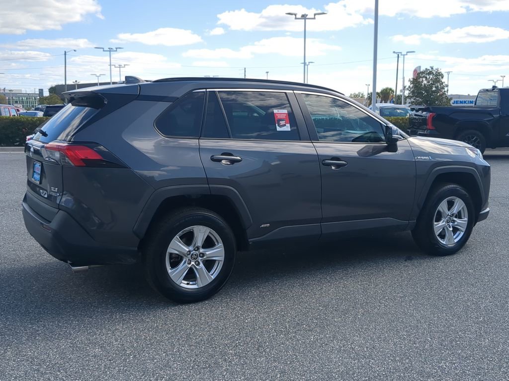 Used 2021 Toyota RAV4 XLE w/ Convenience Package image 13