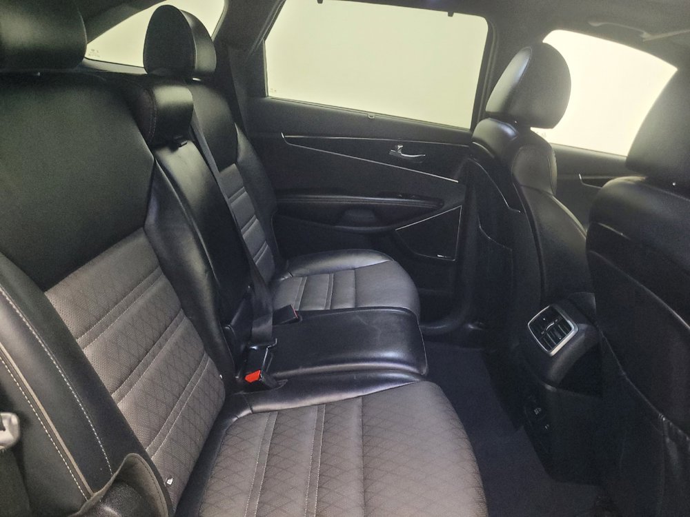 Used 2019 Kia Sorento SX FWD image 19