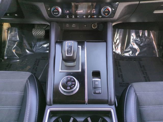 Used 2024 Mitsubishi Outlander SE image 19