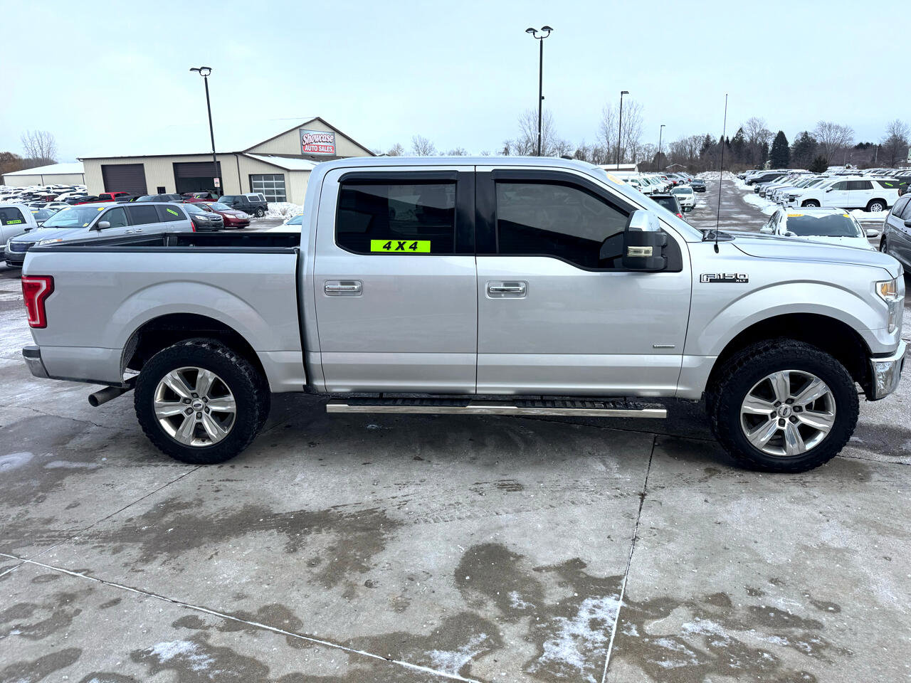 Used 2016 Ford F150 XLT w/ Equipment Group 302A Luxury image 4