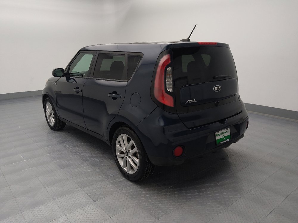 Used 2019 Kia Soul + image 5