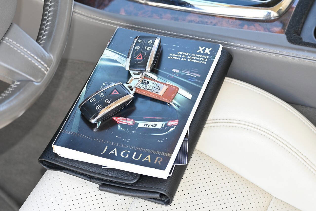 Used 2010 Jaguar XK Convertible image 31