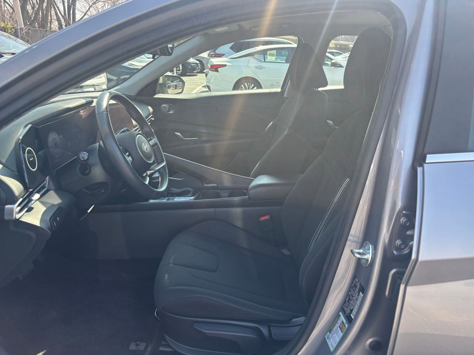 Used 2025 Hyundai Elantra SEL image 27