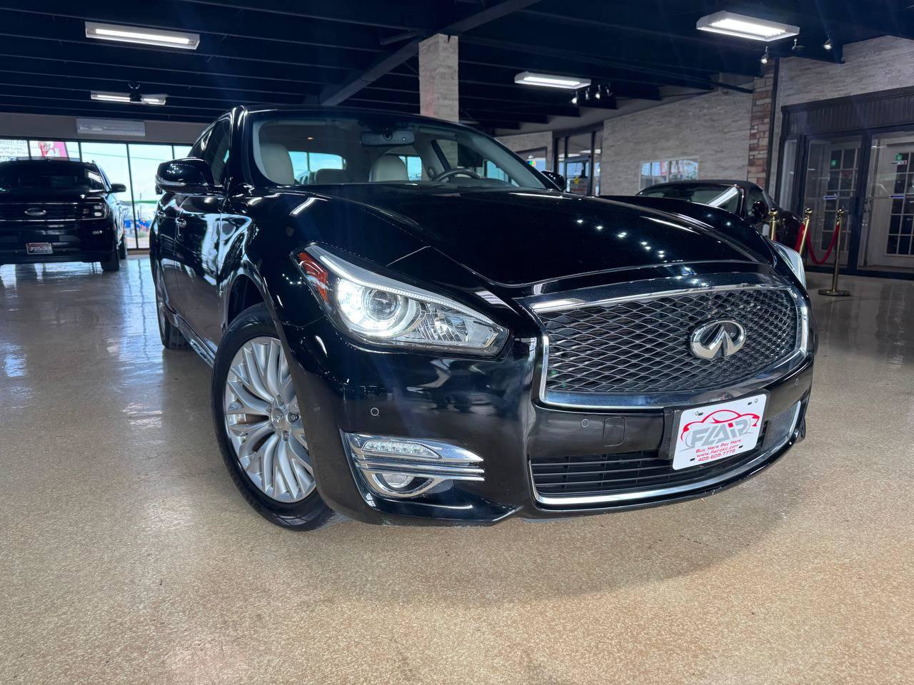Used 2015 INFINITI Q70 L 3.7 w/ Technology Package