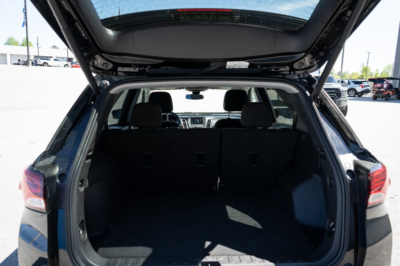Used 2024 Chevrolet Equinox LT FWD image 9
