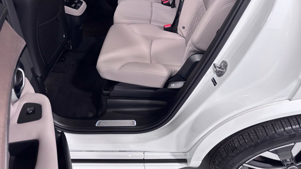 Certified 2026 Volvo XC90 B6 Plus AWD/4WD image 21