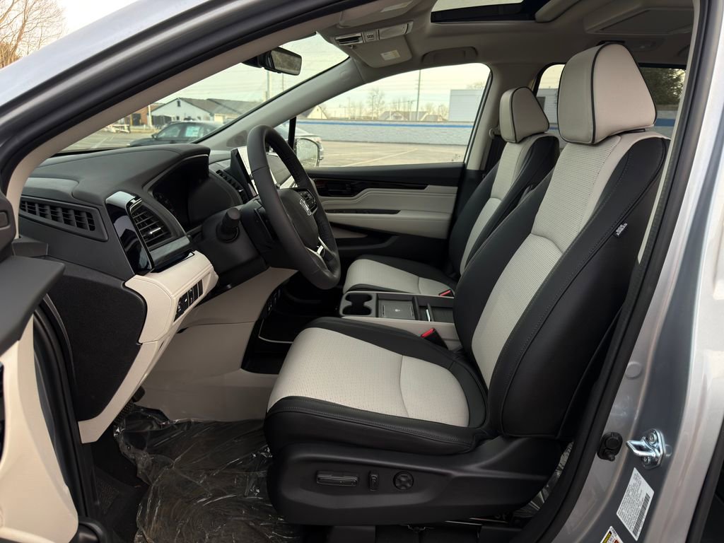Certified 2026 Honda Odyssey Elite image 18