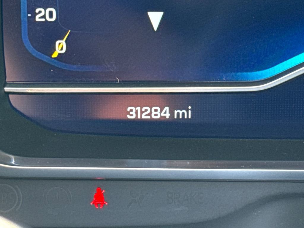 Used 2023 Chevrolet Suburban Z71 w/ Luxury Package image 28