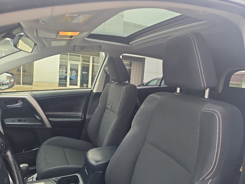 Used 2018 Toyota RAV4 XLE image 12