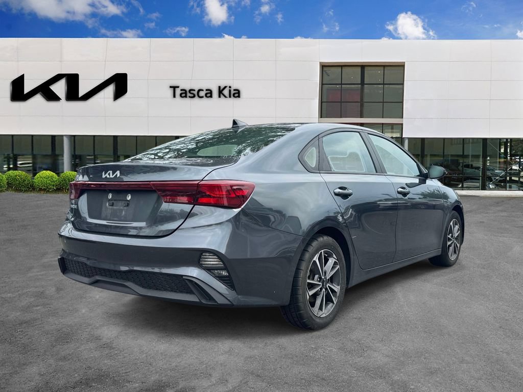 Used 2023 Kia Forte LXS w/ LXS Technology Package FWD image 4