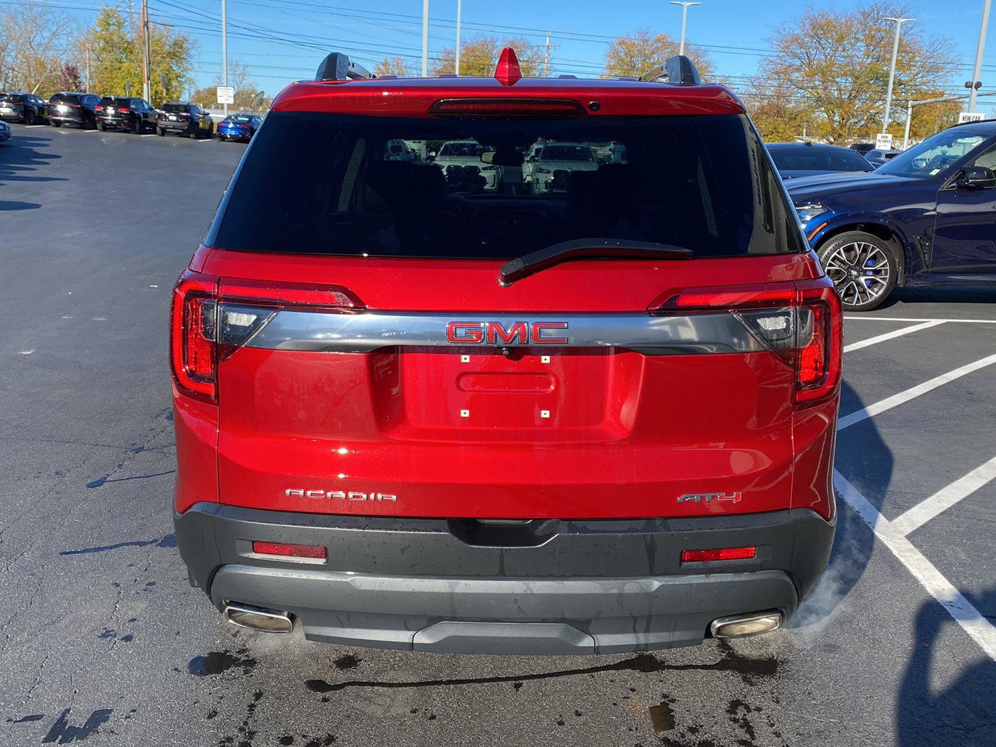 Used 2023 GMC Acadia AT4 w/ Technology Package AWD/4WD image 4