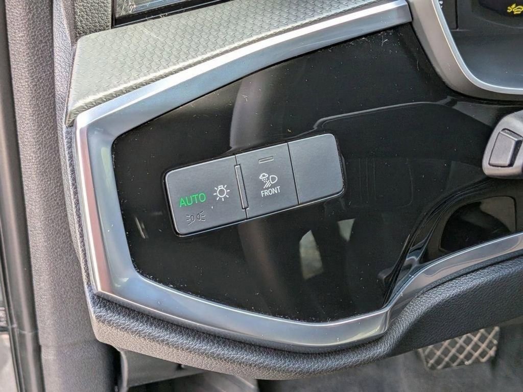 Used 2025 Audi Q3 2.0T Premium AWD/4WD image 16