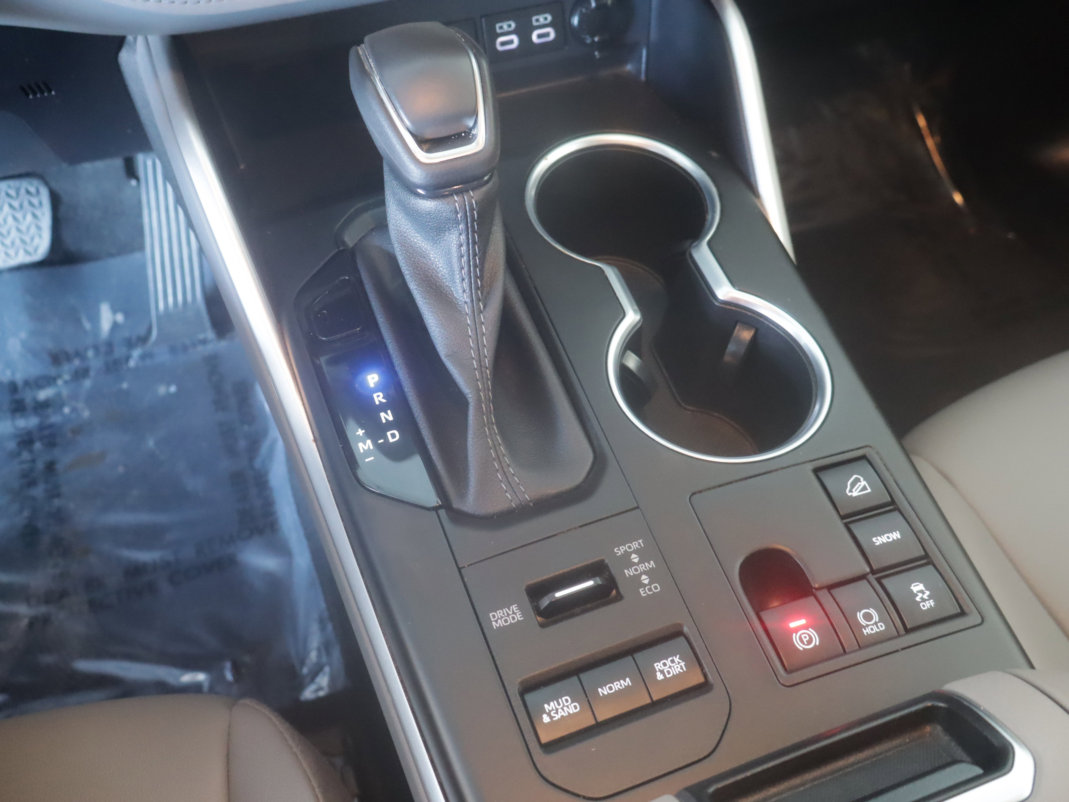 Used 2023 Toyota Highlander XLE image 9