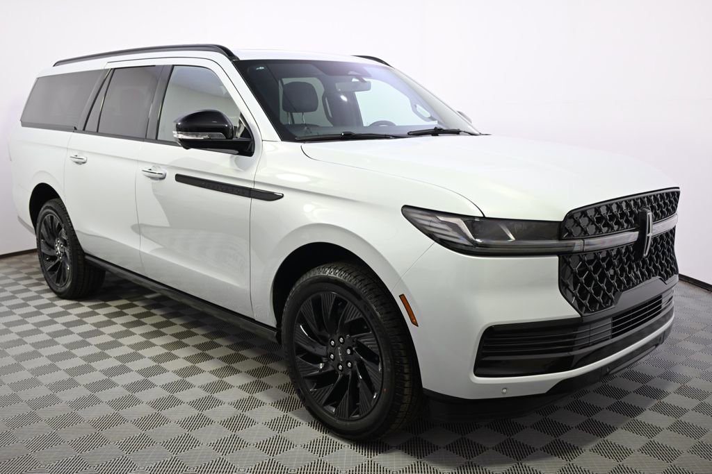 New 2026 Lincoln Navigator L Reserve w/ Jet Appearance Package image 8