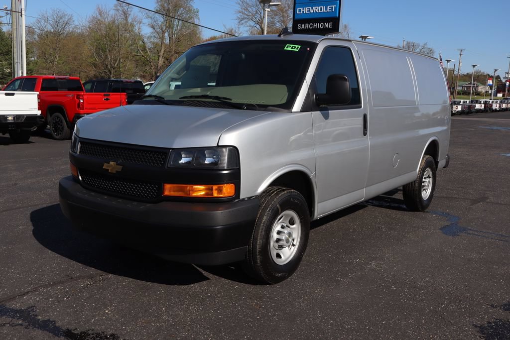 New 2025 Chevrolet Express 3500 w/ Driver Convenience Package RWD image 19