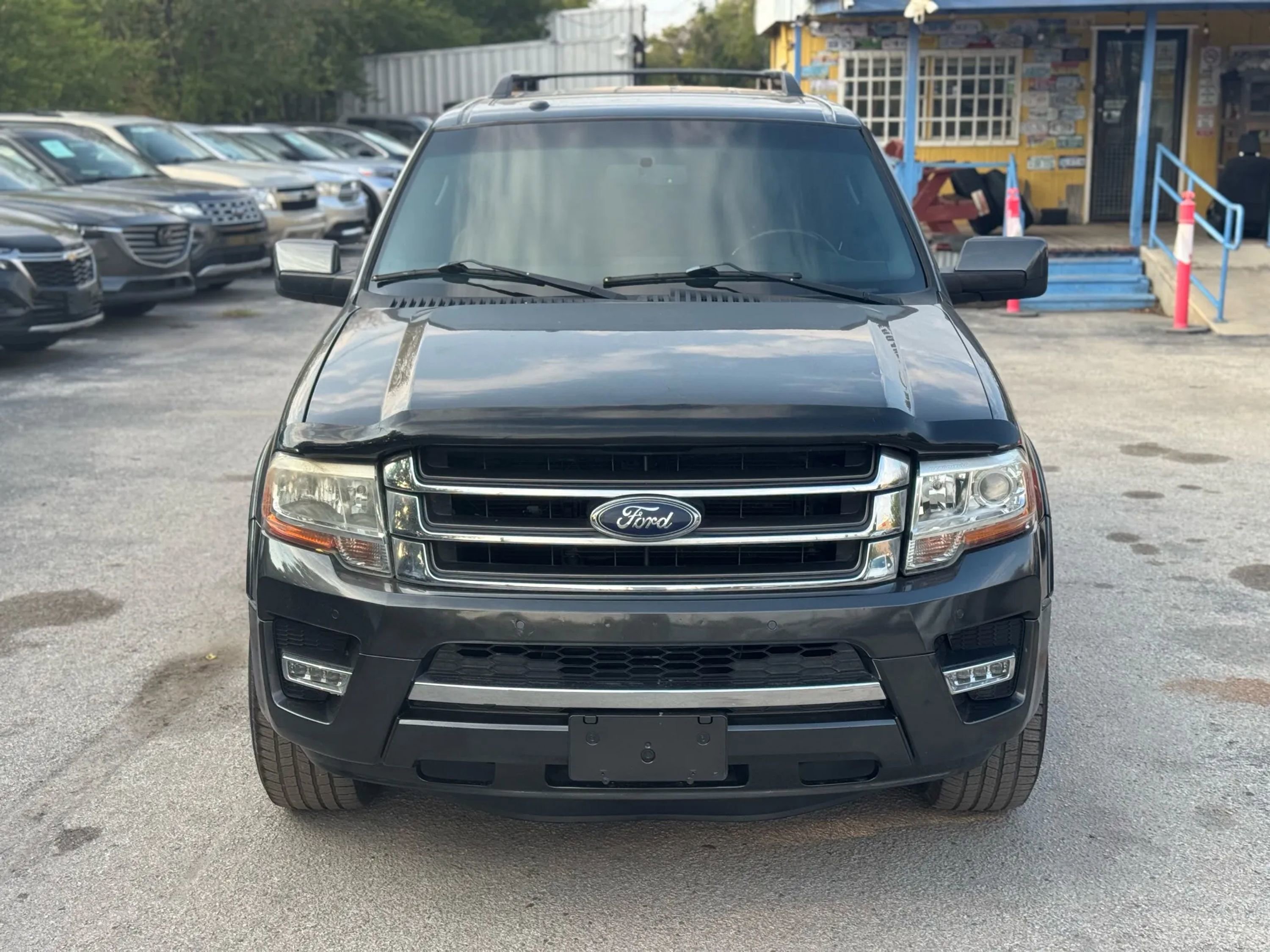 Used 2015 Ford Expedition Limited w/ Equipment Group 301A RWD image 5