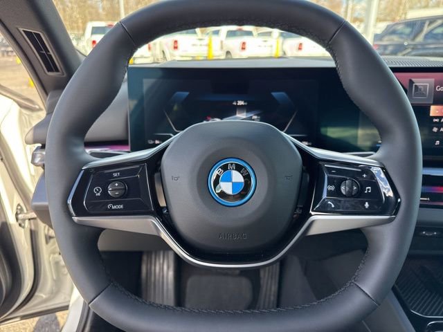 Used 2024 BMW i5 eDrive40i w/ M Sport Package RWD image 9