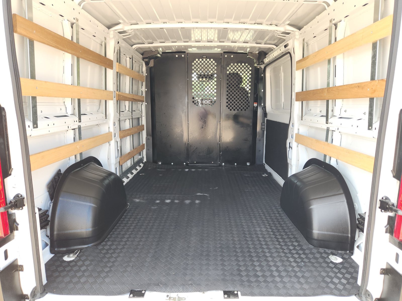 Used 2025 RAM ProMaster 2500 w/ U-Haul Equipment Group FWD image 42