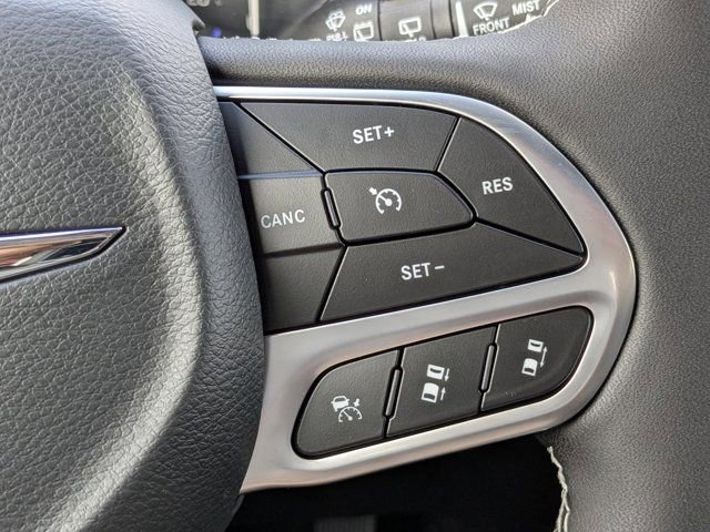 New 2026 Chrysler Pacifica Select FWD image 27