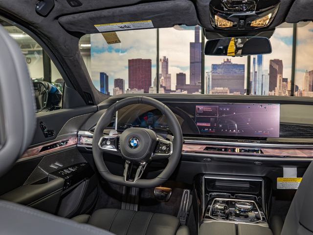 Used 2026 BMW 760i xDrive w/ Executive Package AWD/4WD image 16