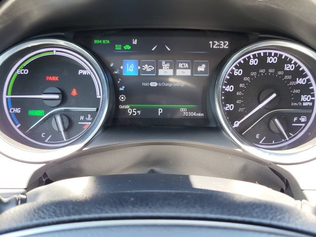 Used 2020 Toyota Camry XLE w/ Sunroof Package FWD image 14
